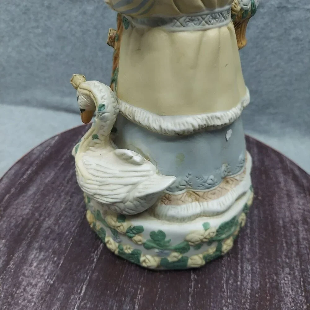 Old World Santa Claus Collectible Porcelain Figurine With Intricate Floral Detai